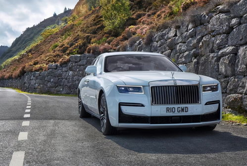 行政座駕新標桿 4.8秒破百的藝術品內飾，奔馳S級也難以企及